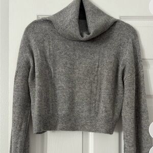 100% Cashmere Gray Turtleneck Sweater